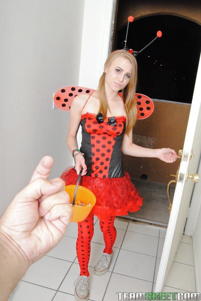 Picss porno sexy trick treat