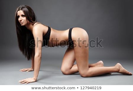 Jessica R. reccomend Pictures of girls naked on hands and knees