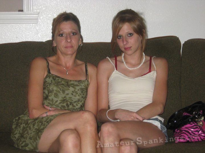 Moms who spank daughters