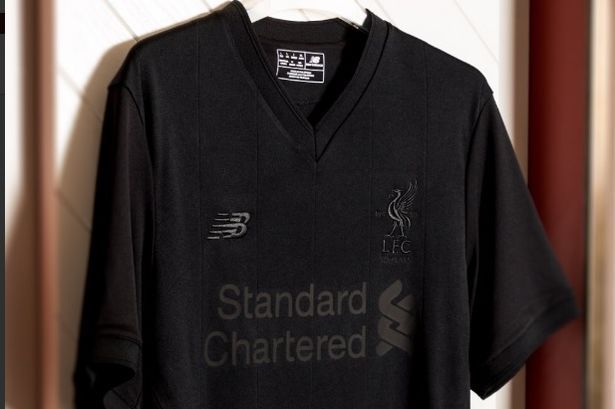 Liverpool junior strip black