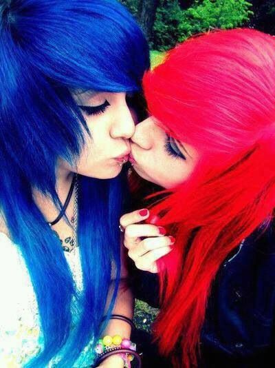 Bisexual emo girls