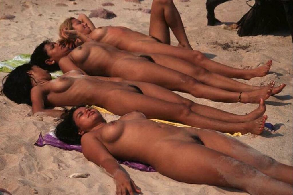 Budweiser reccomend brazilian nakedgirl fuck 3 guys her vagina