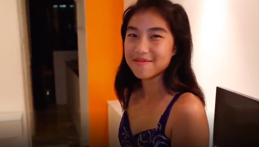 Thai white girl fuck 3 guys her pussy