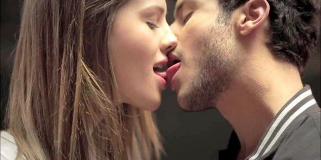 best of Kissing couple deep